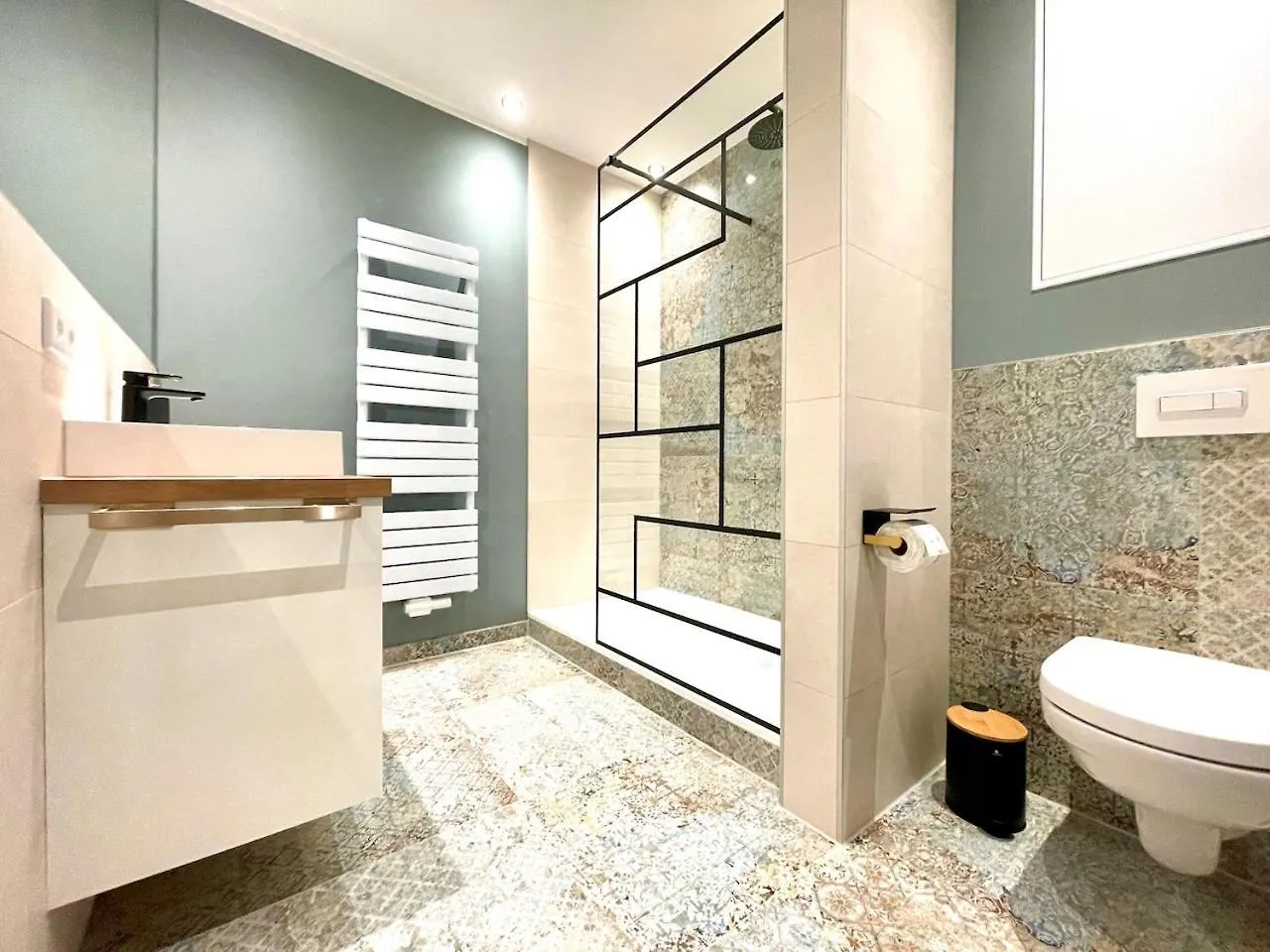 Premium Penthouse W46 Dresden - Elbnah, Hochwertig, Zentral, 3 Schlafzimmer! 0*,